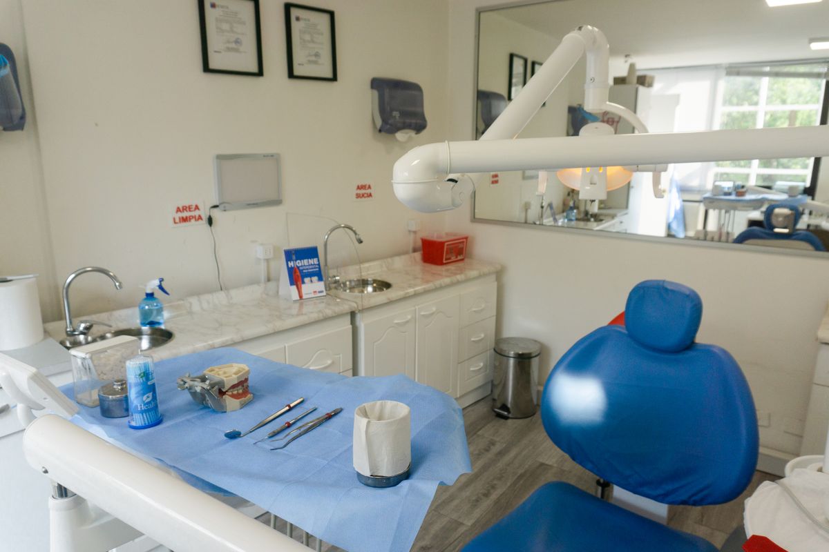 Root canal treatment Sector 14 Kharghar — clean, modern examination room at Dr. Pithadia's Dental Clinic